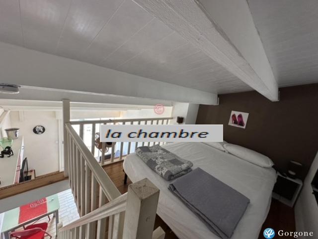 Photo n&deg;6 de :Appartement duplex vue sur les barreaux piscine climatisation parking