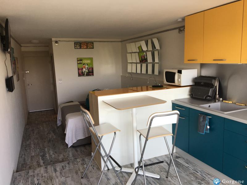 Photo n&deg;3 de :H�liopolis studio r�nov� - 23m�+terrasse 9m� - 2 personnes