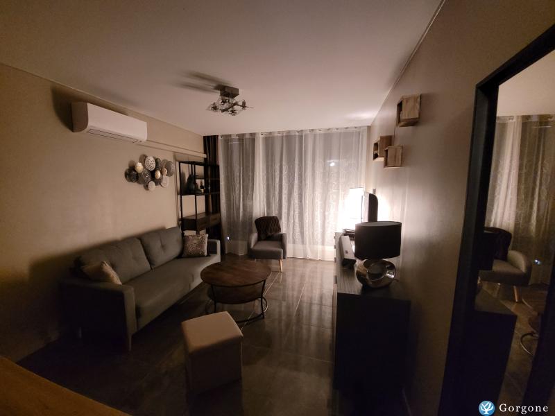 Photo n°6 de : T2 de 27 m2 avec Terrasse de 20 m2  50 m de la plage
