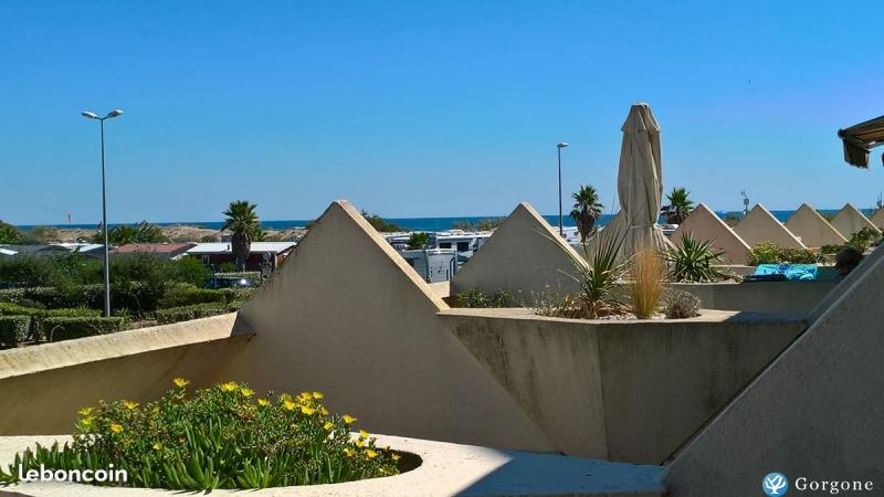 Photo n°2 de : T2 de 27 m2 avec Terrasse de 20 m2  50 m de la plage