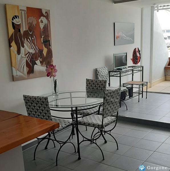 Photo n°3 de :T2 village naturiste avec garage et terrasse 