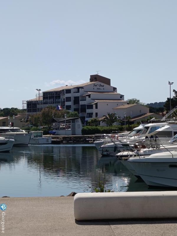 Photo n&deg;8 de :Studio situ� dans le village Natu  avec piscine & parking priv� 