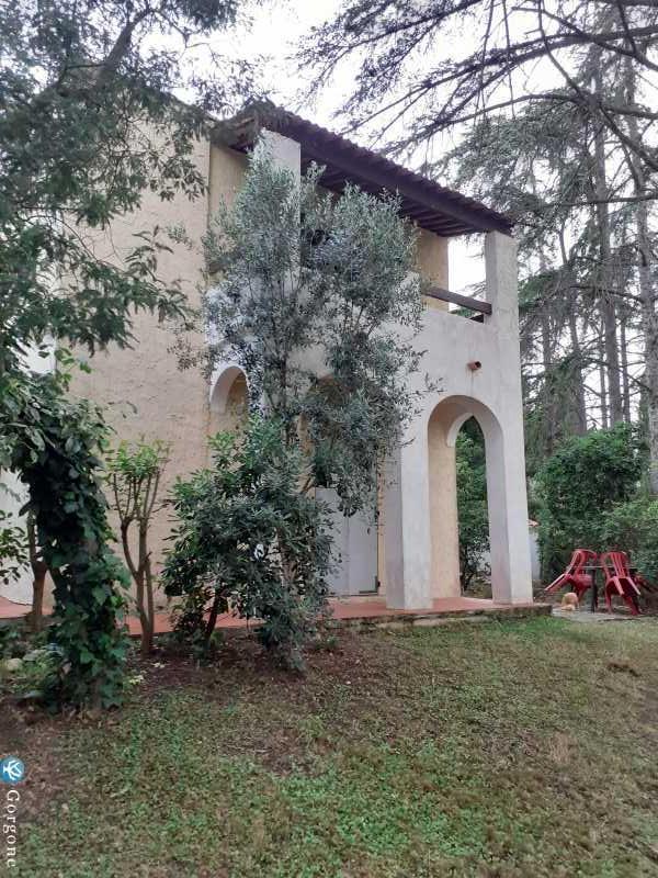 Logement longeant la pinde