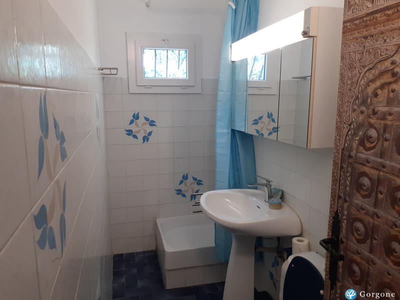 Salle d'eau avec WC