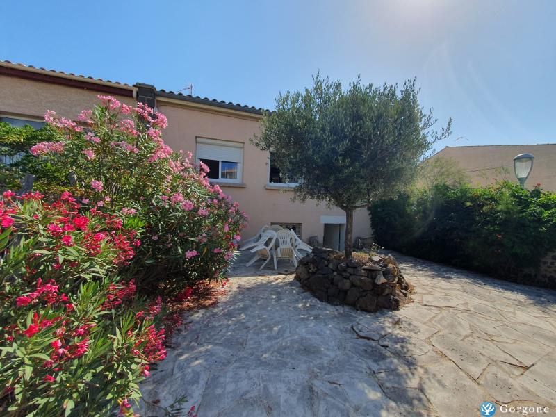 jardin de la maison du Cap d'Agde location en bord de mer