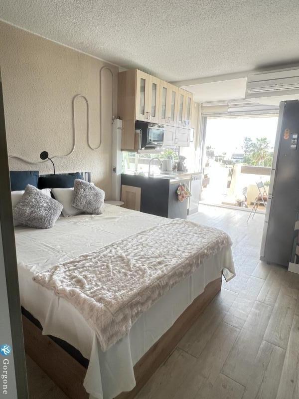 Photo n&deg;4 de :Studio sur Coursive - Vue mer - Port nature 6