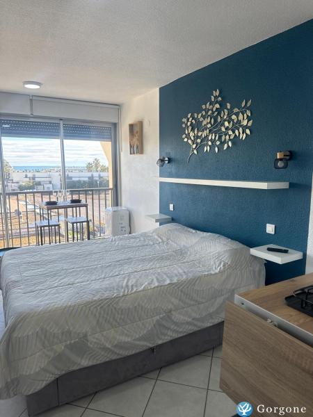 Photo n&deg;1 de :Tr�s beau studio HELIOPOLIS 