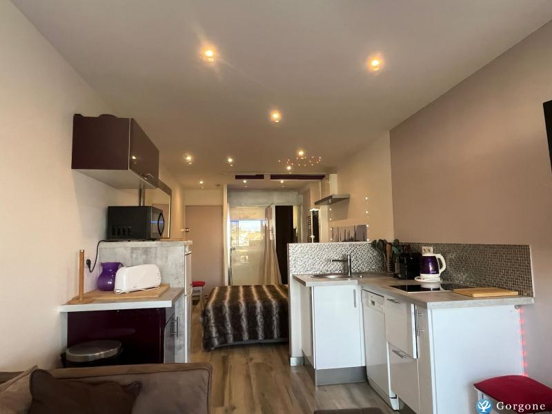 Photo n&deg;2 de :STUDIO LUXE LIT QUEEN SIZE PORT NATURE 8 Vue Port