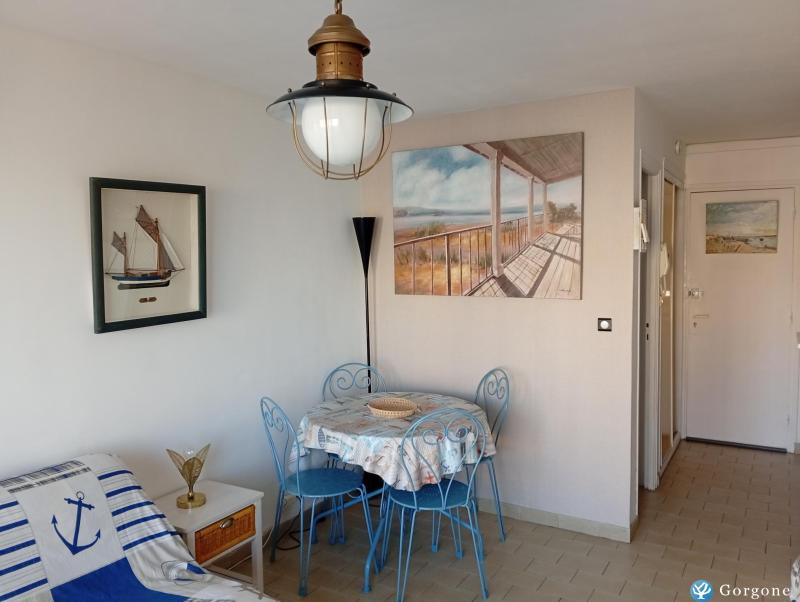 Photo n&deg;4 de :studio vue mer les falaises