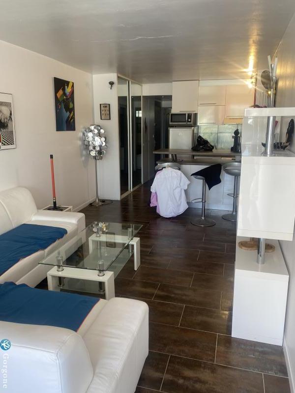 Photo n&deg;6 de :Village naturiste Port Ambonne T 2 44 m2 + ter 